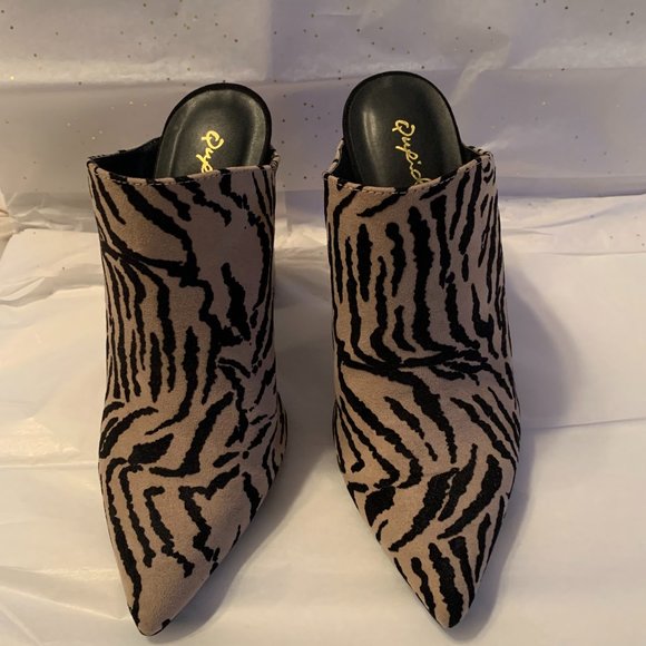 Zebra Print Mules heels Closed Toe Shoes - Picture 7 of 10